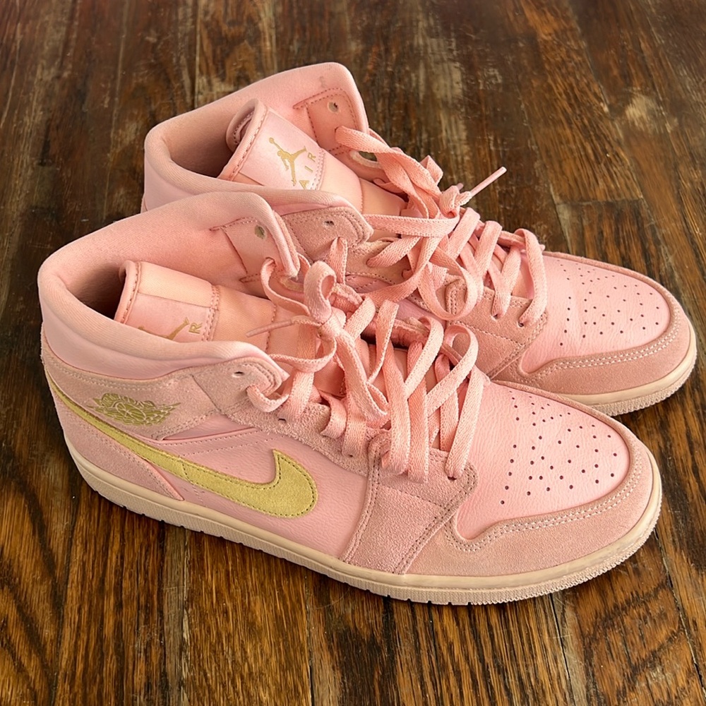 Jordan 1 gold coral